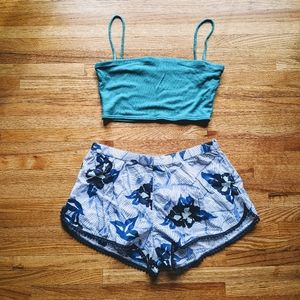 💜2/$30 NWOT Wilfred Free Cropped Top